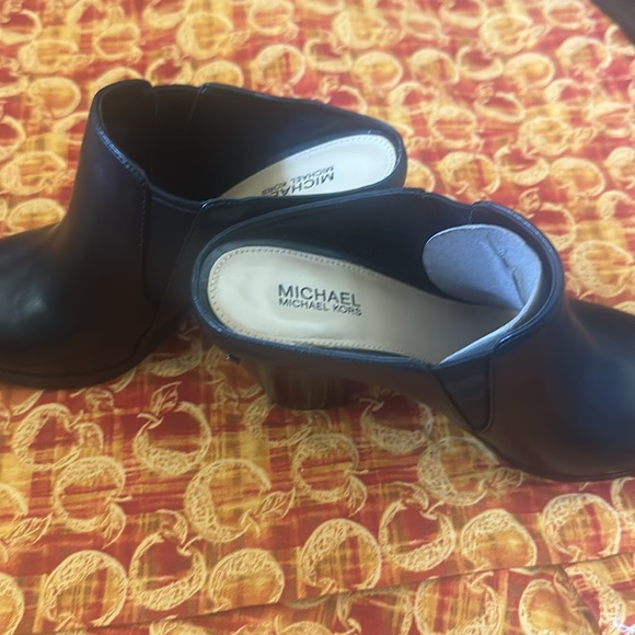 Michael Kors Shoes Closed Toe heel Size 7.5M - Picture 7 of 15
